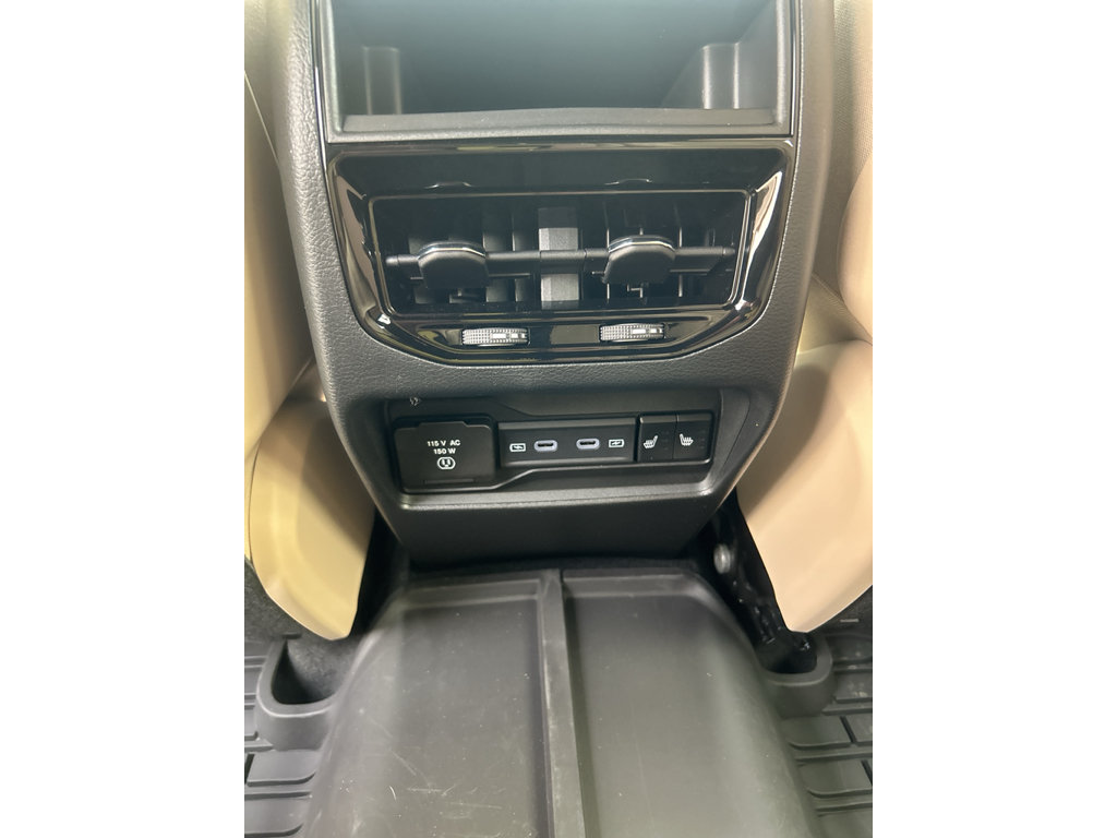 Used 2026 Jeep Grand Cherokee Limited w/ MOPAR Finishing Package RWD image 10