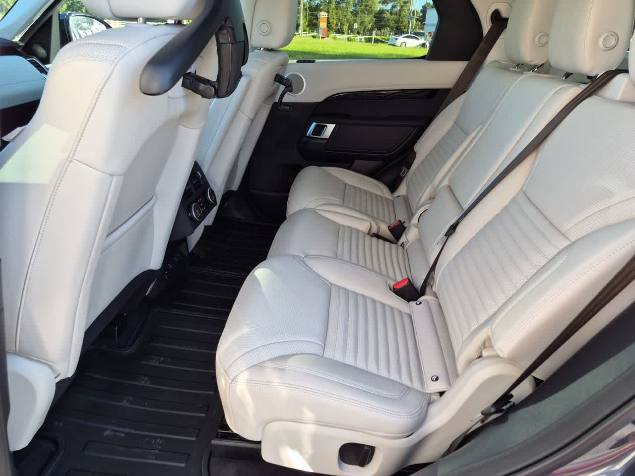 New 2026 Land Rover Discovery S AWD/4WD image 21