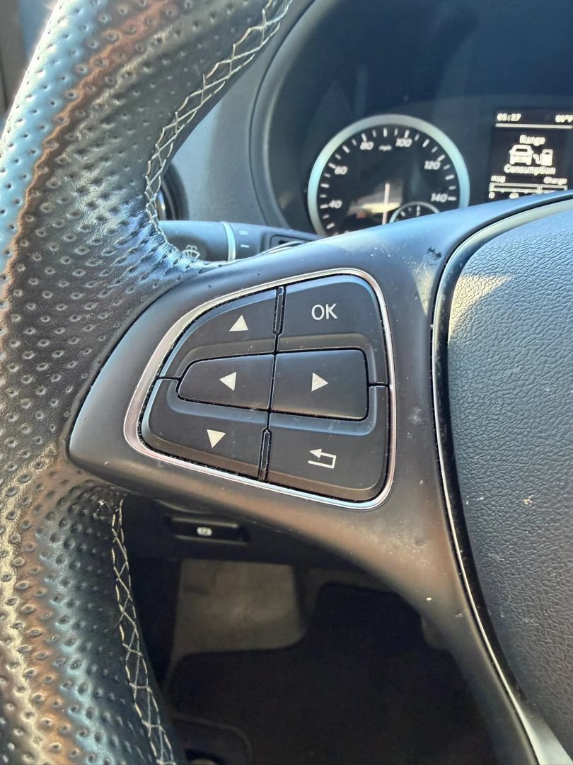 Used 2021 Mercedes-Benz Metris Passenger image 21
