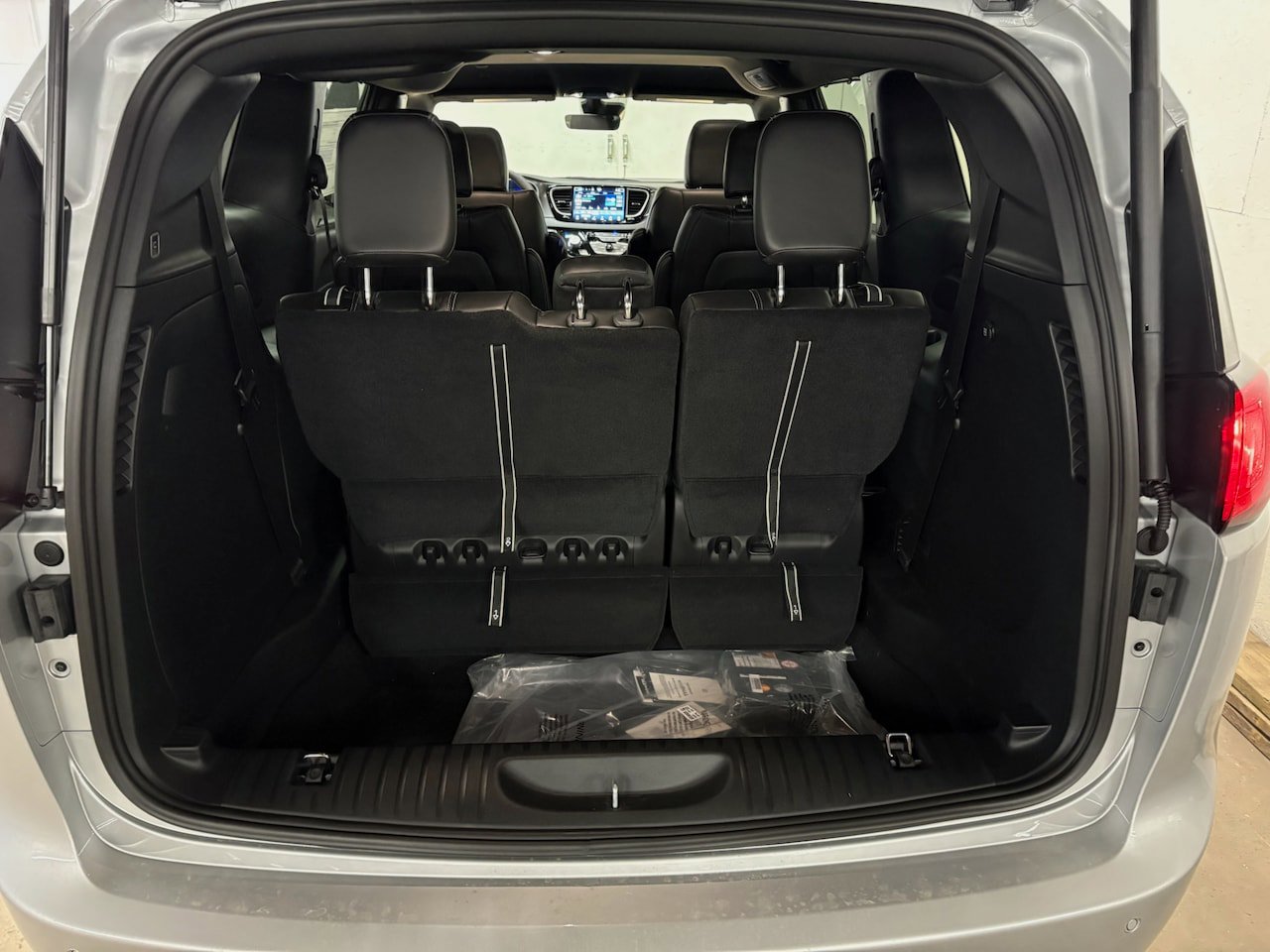 New 2026 Chrysler Voyager LX FWD image 9