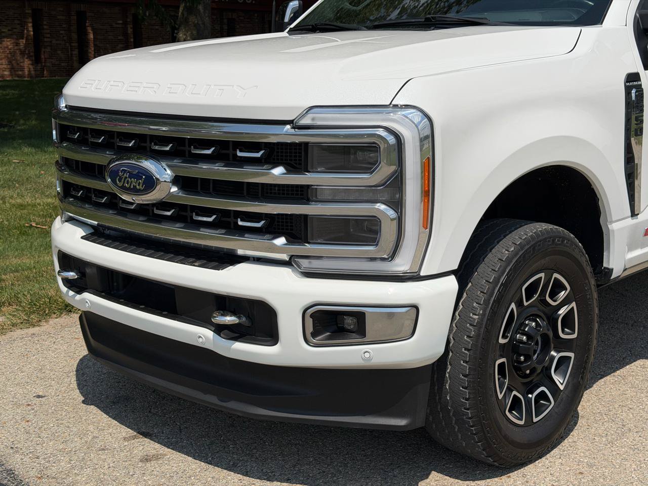 Used 2023 Ford F350 Platinum w/ FX4 Off-Road Package AWD/4WD image 10