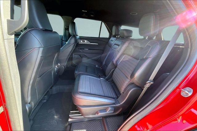 Used 2025 Ford Explorer ST-Line w/ Premium Package image 26