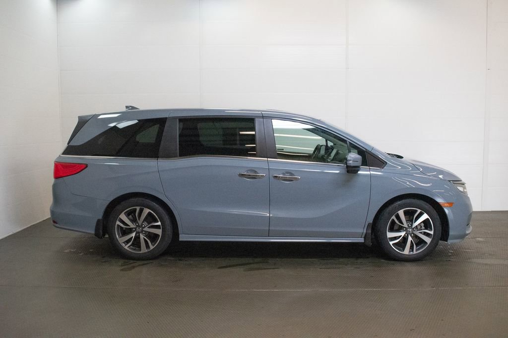 Used 2024 Honda Odyssey Touring image 3