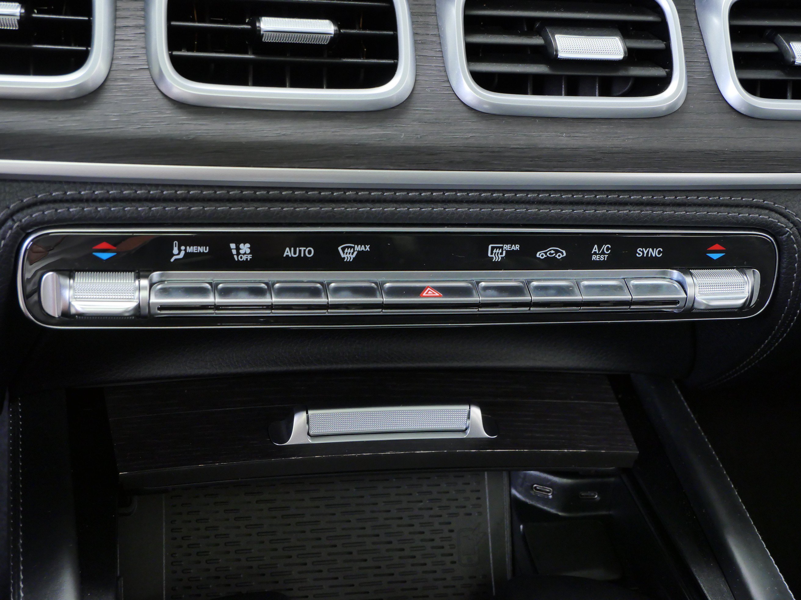 Used 2020 Mercedes-Benz GLE 450 4MATIC image 27