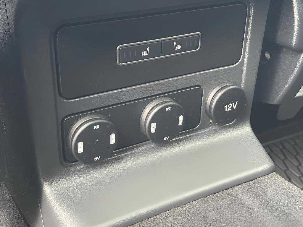 Used 2018 Jaguar F-PACE Premium image 14