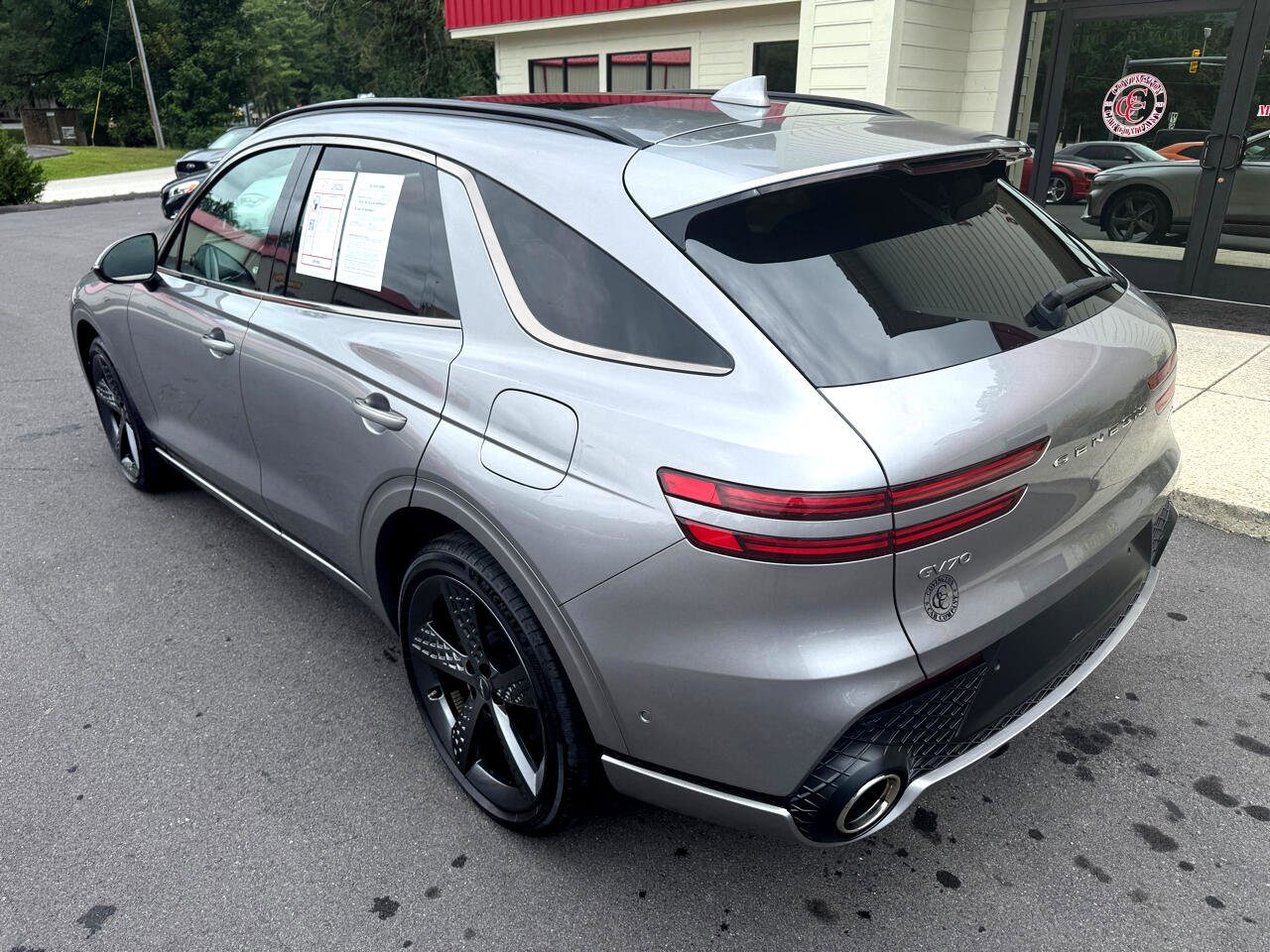 Used 2022 Genesis GV70 2.5T w/ Sport Prestige Package image 4