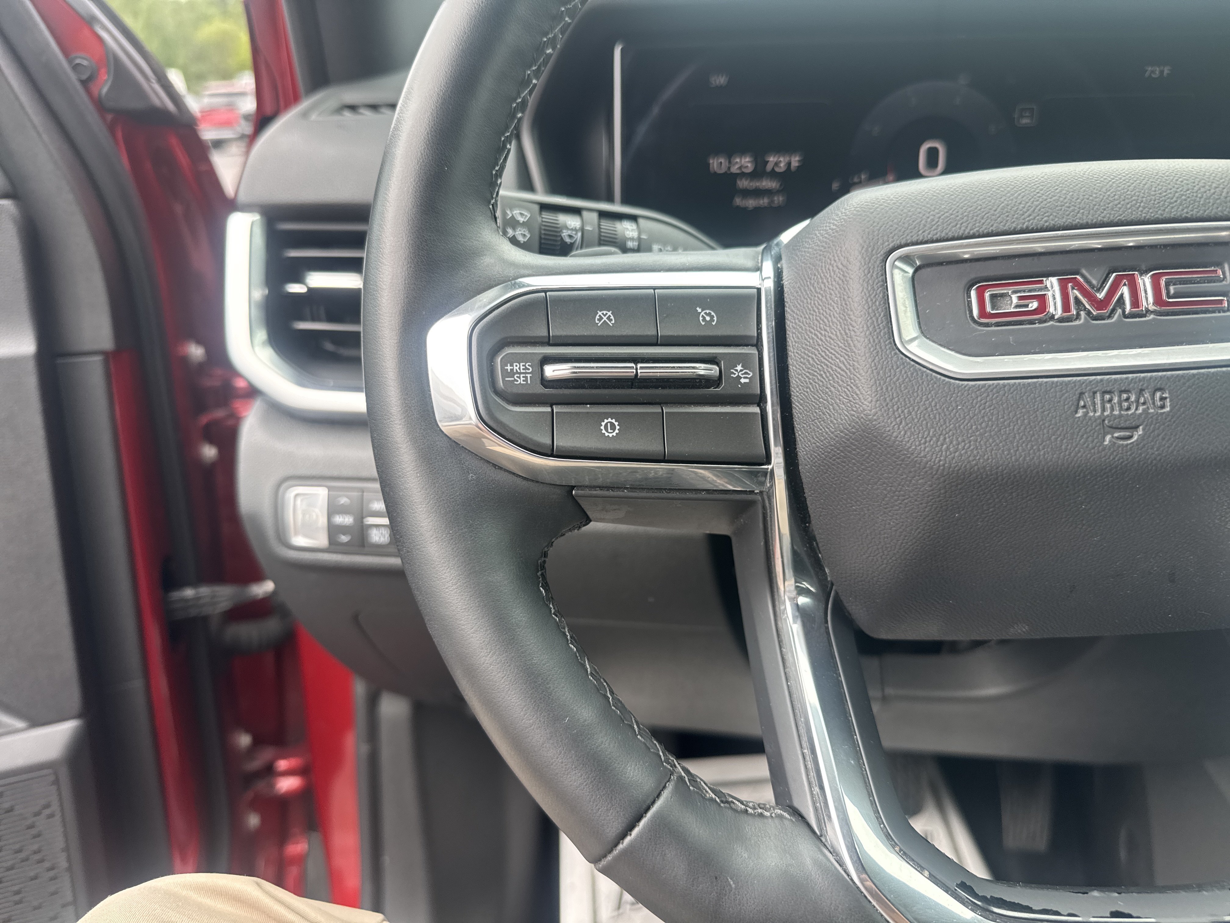 Used 2025 GMC Terrain Elevation w/ Black Edition AWD/4WD image 18