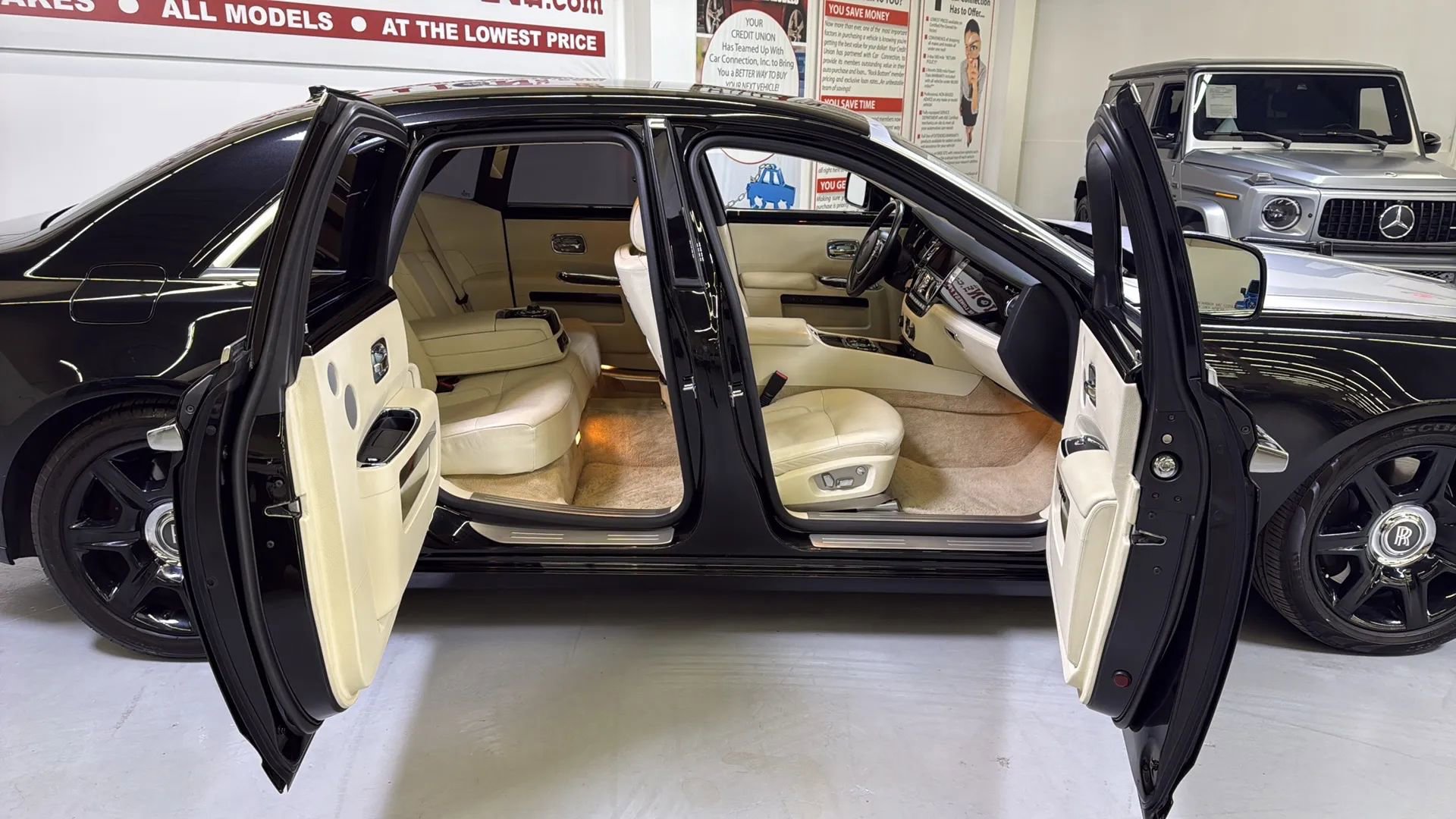 Used 2011 Rolls-Royce Ghost image 24