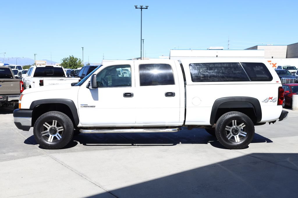 Used 2007 Chevrolet Silverado 2500 W/T w/ Heavy-Duty Power Package AWD/4WD image 3