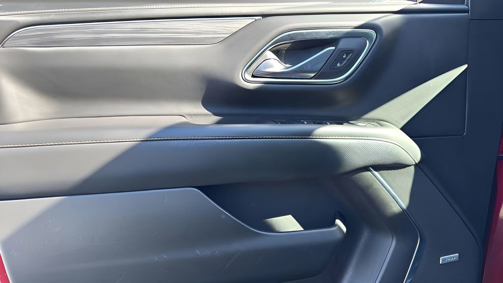 Used 2024 GMC Yukon SLT image 32