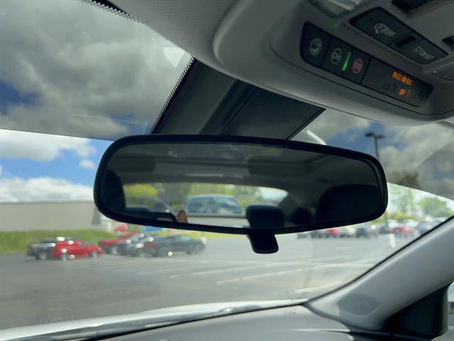 Used 2022 Chevrolet Malibu LT FWD image 23