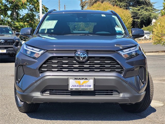 Used 2025 Toyota RAV4 XLE image 3