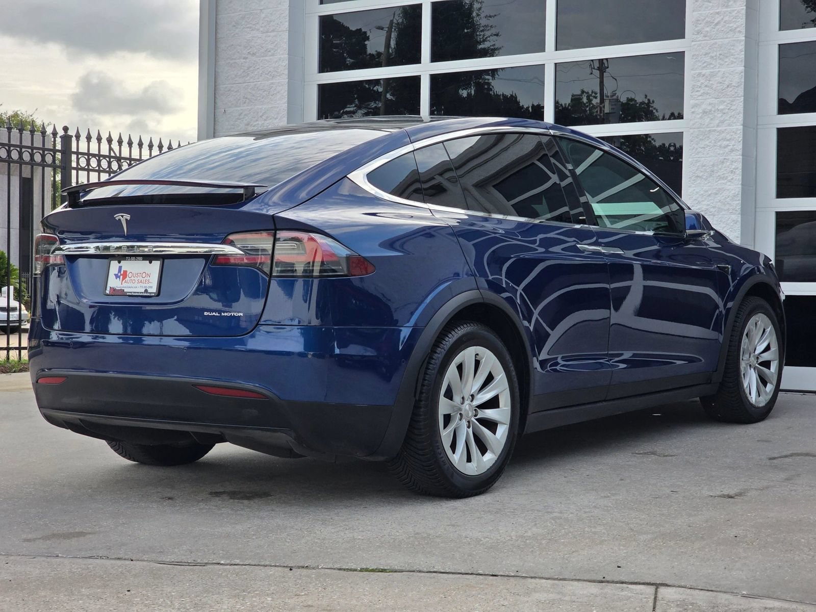 Used 2020 Tesla Model X Long Range AWD/4WD image 4