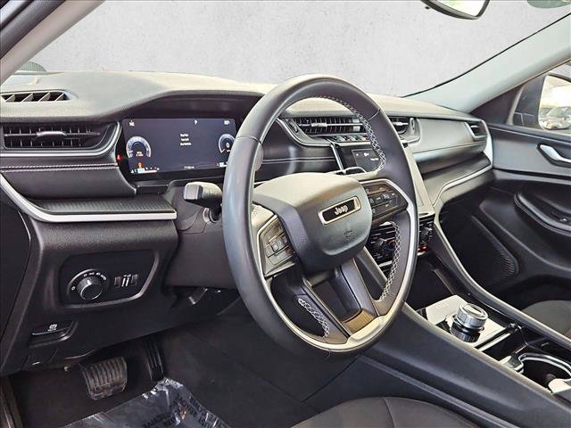 Used 2023 Jeep Grand Cherokee L Laredo AWD/4WD image 10