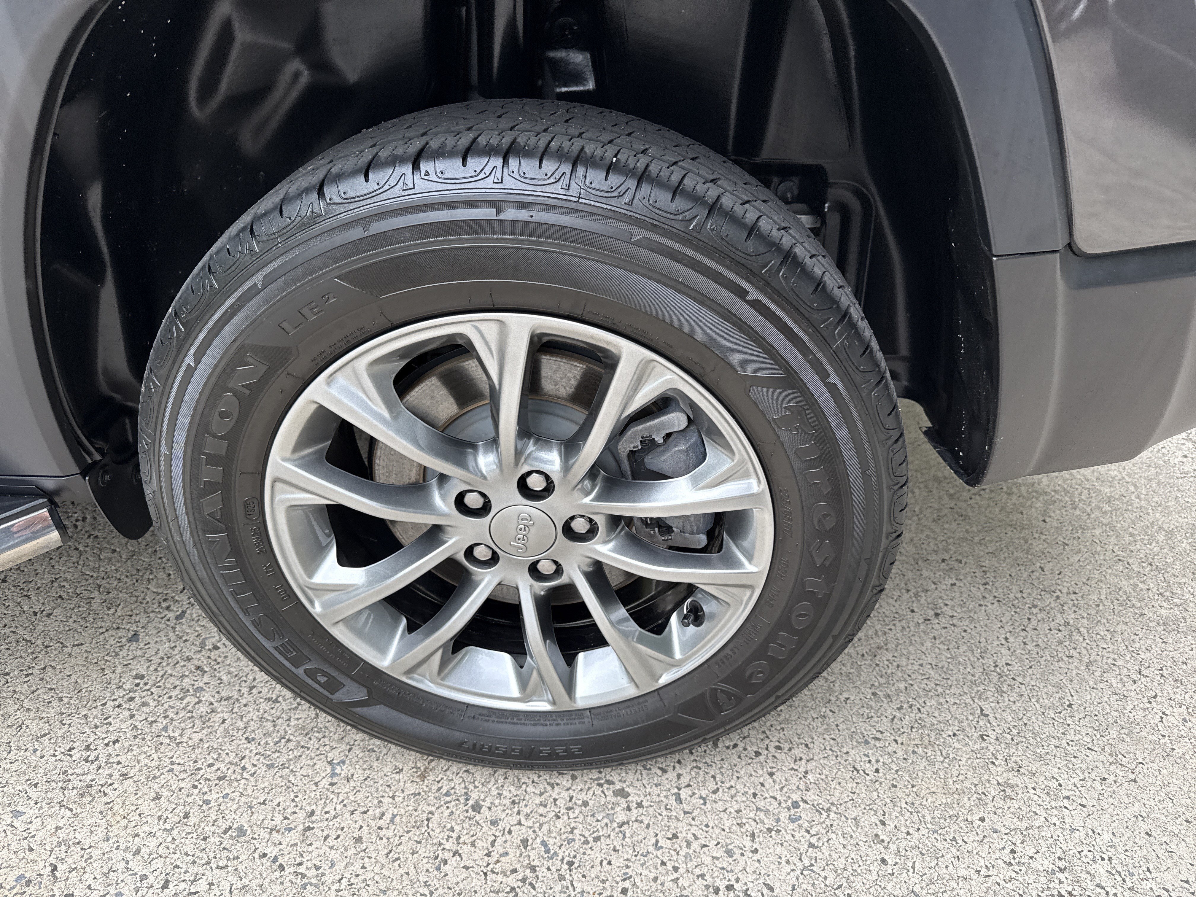 Used 2021 Jeep Cherokee Latitude Lux w/ Trailer Tow Group AWD/4WD image 19