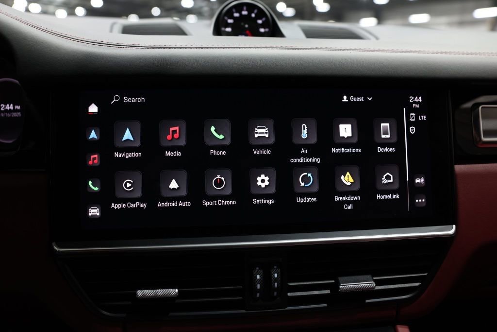 Used 2022 Porsche Cayenne Turbo image 23