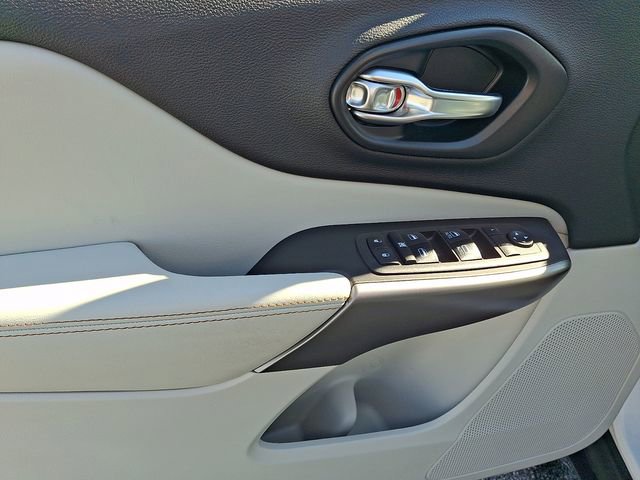 Used 2021 Jeep Cherokee Latitude Lux image 12