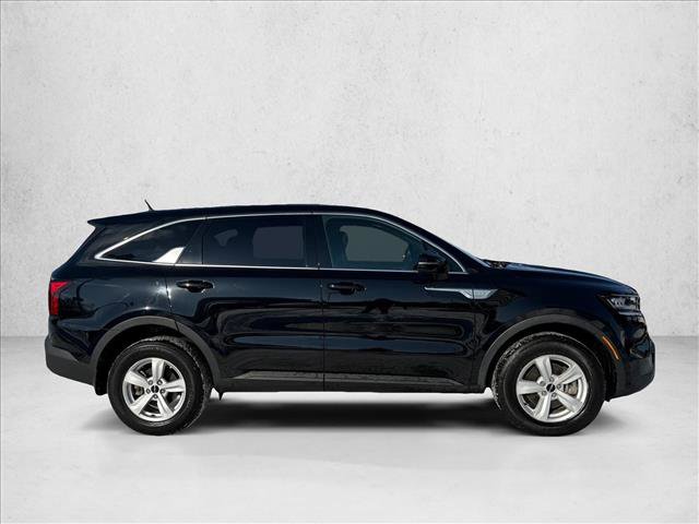 Used 2023 Kia Sorento LX image 4