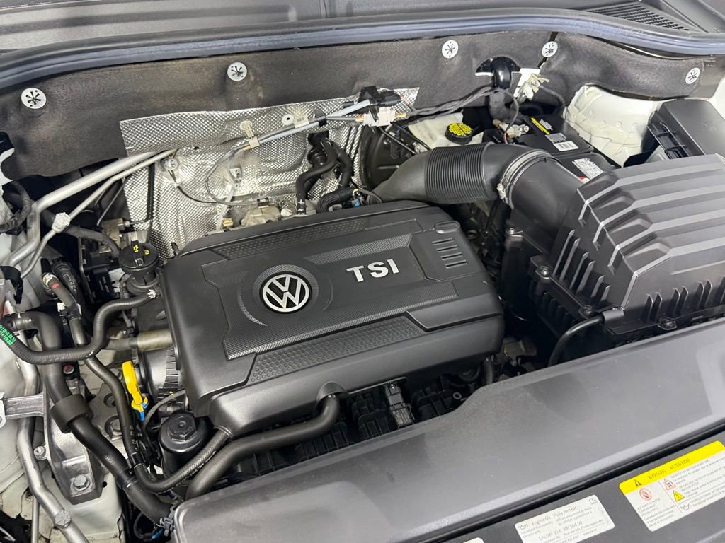 Used 2021 Volkswagen Atlas Cross Sport SE w/ 20" Black Wheels Package FWD image 33