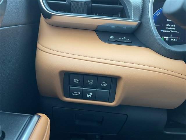 New 2026 Toyota Highlander Platinum image 26