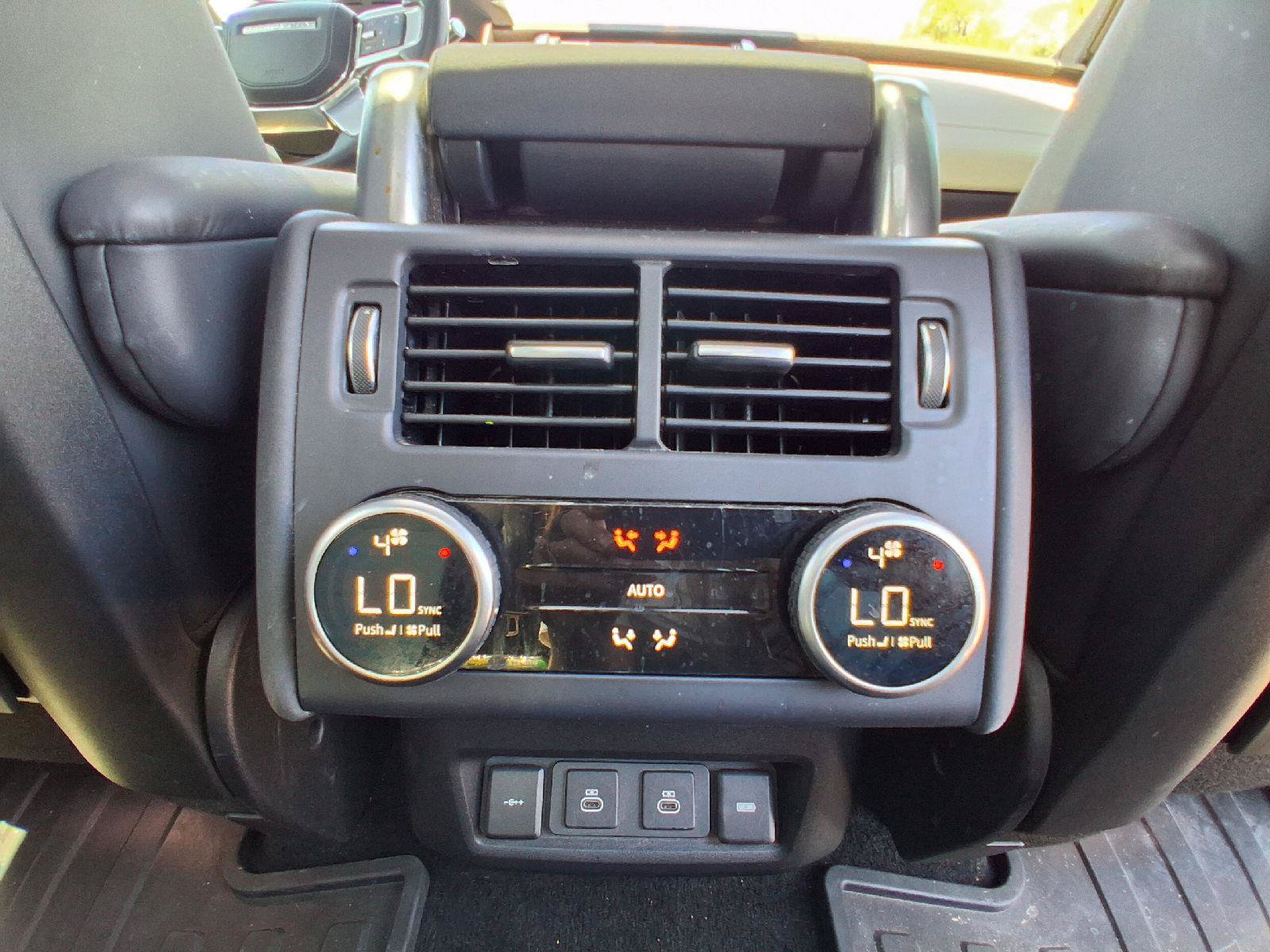 Used 2021 Land Rover Discovery HSE R-Dynamic AWD/4WD image 24