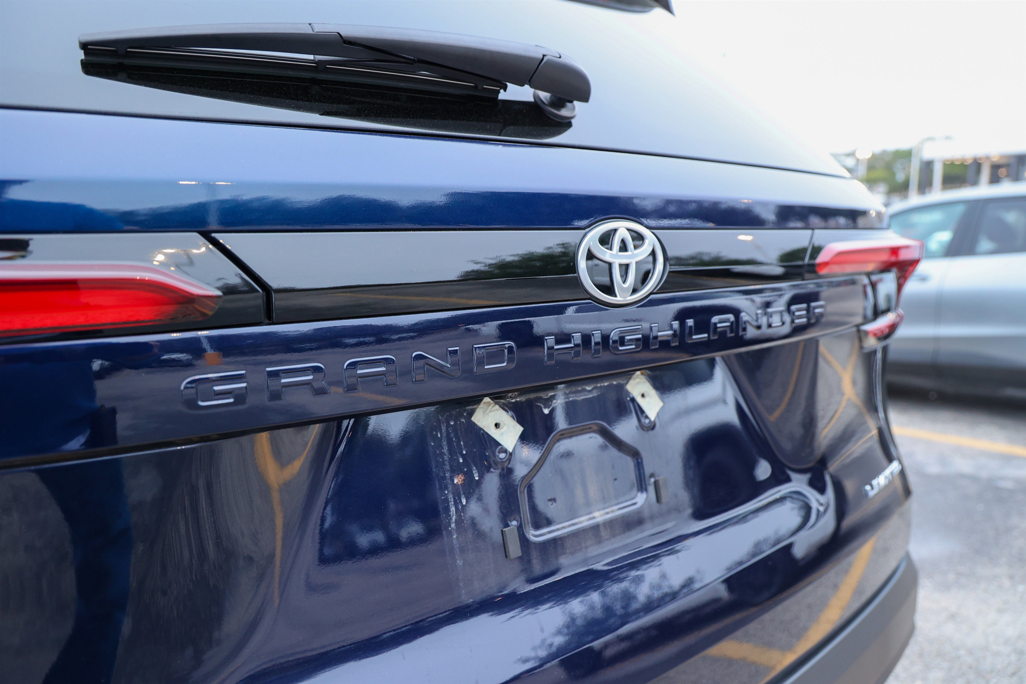 Certified 2025 Toyota Grand Highlander FWD image 12