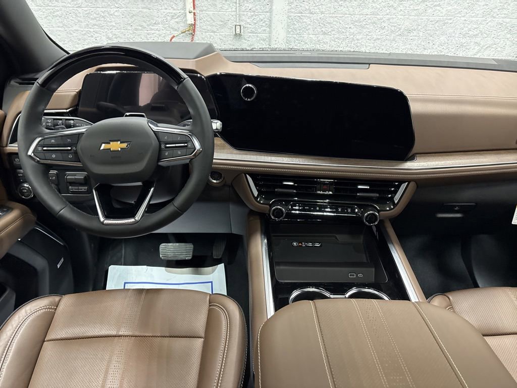 Used 2026 Chevrolet Suburban High Country AWD/4WD image 11