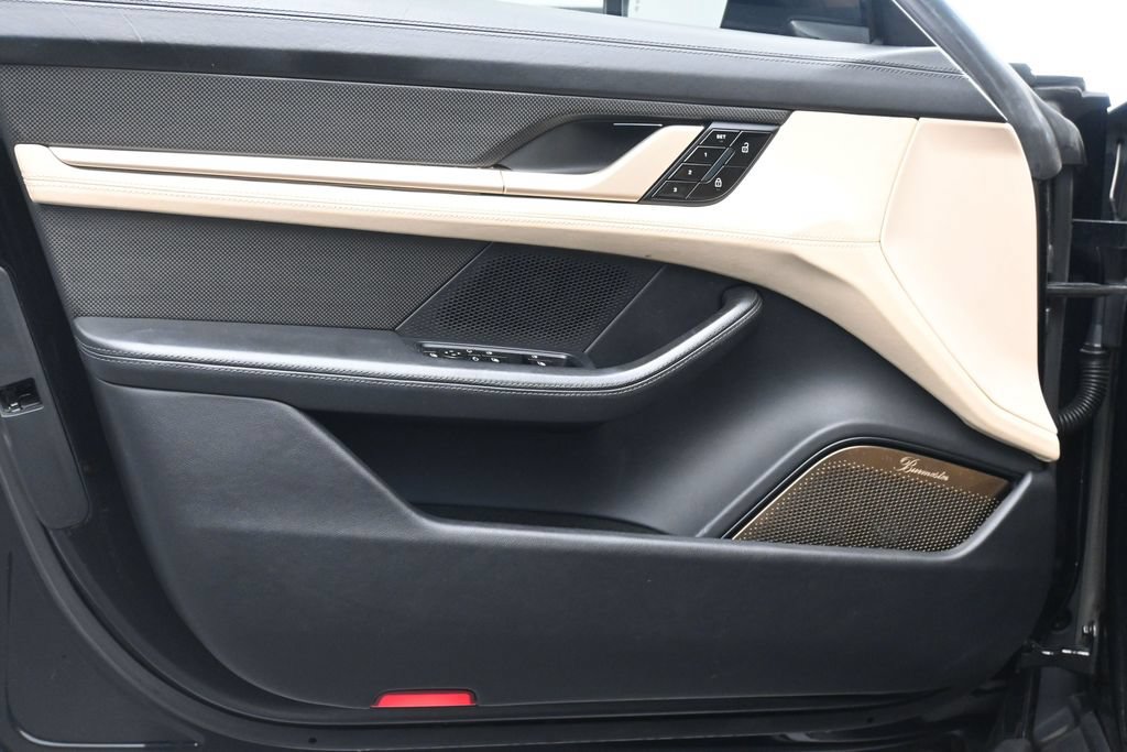 Used 2020 Porsche Taycan Turbo S AWD/4WD image 9
