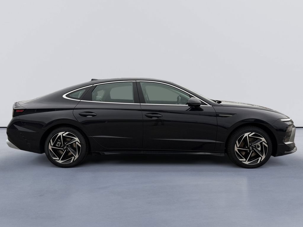 New 2026 Hyundai Sonata SEL FWD image 2