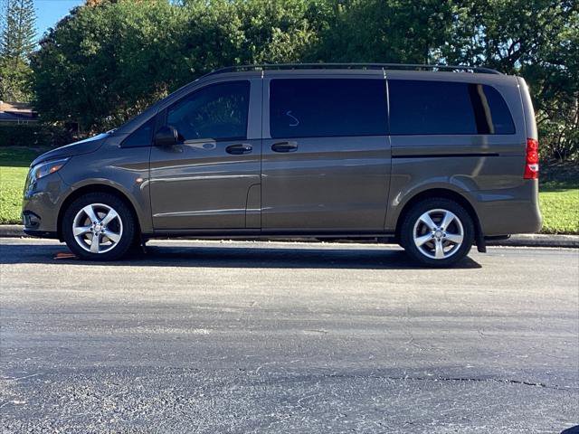 Used 2016 Mercedes-Benz Metris Passenger image 4