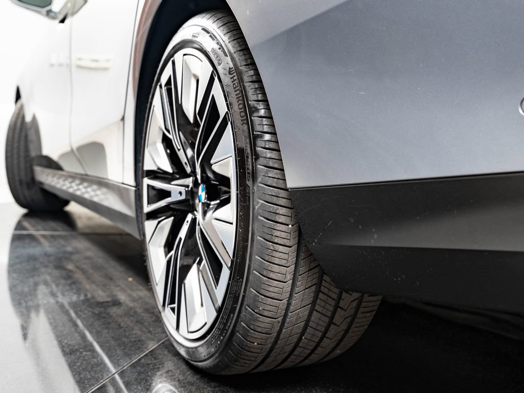 Certified 2025 BMW 530i xDrive w/ Premium Package AWD/4WD image 50