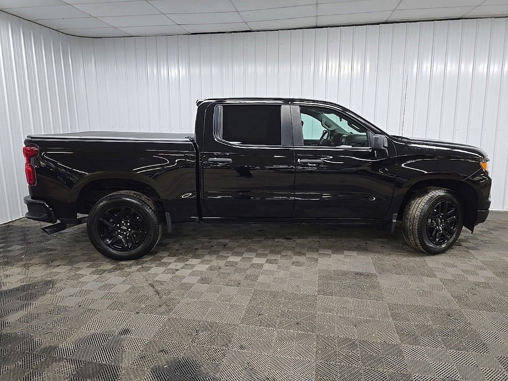 Used 2024 Chevrolet Silverado 1500 Custom w/ Dark Appearance Package image 2