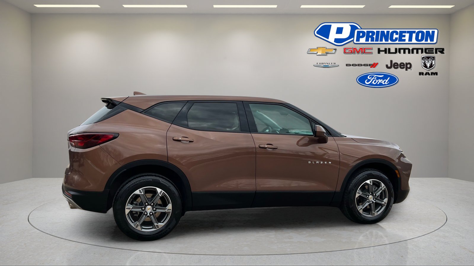 Used 2023 Chevrolet Blazer LT w/ Driver Confidence Package FWD image 8