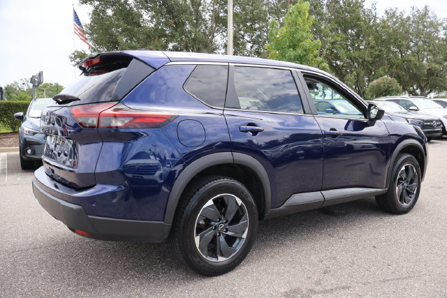 Used 2024 Nissan Rogue SV AWD/4WD image 8