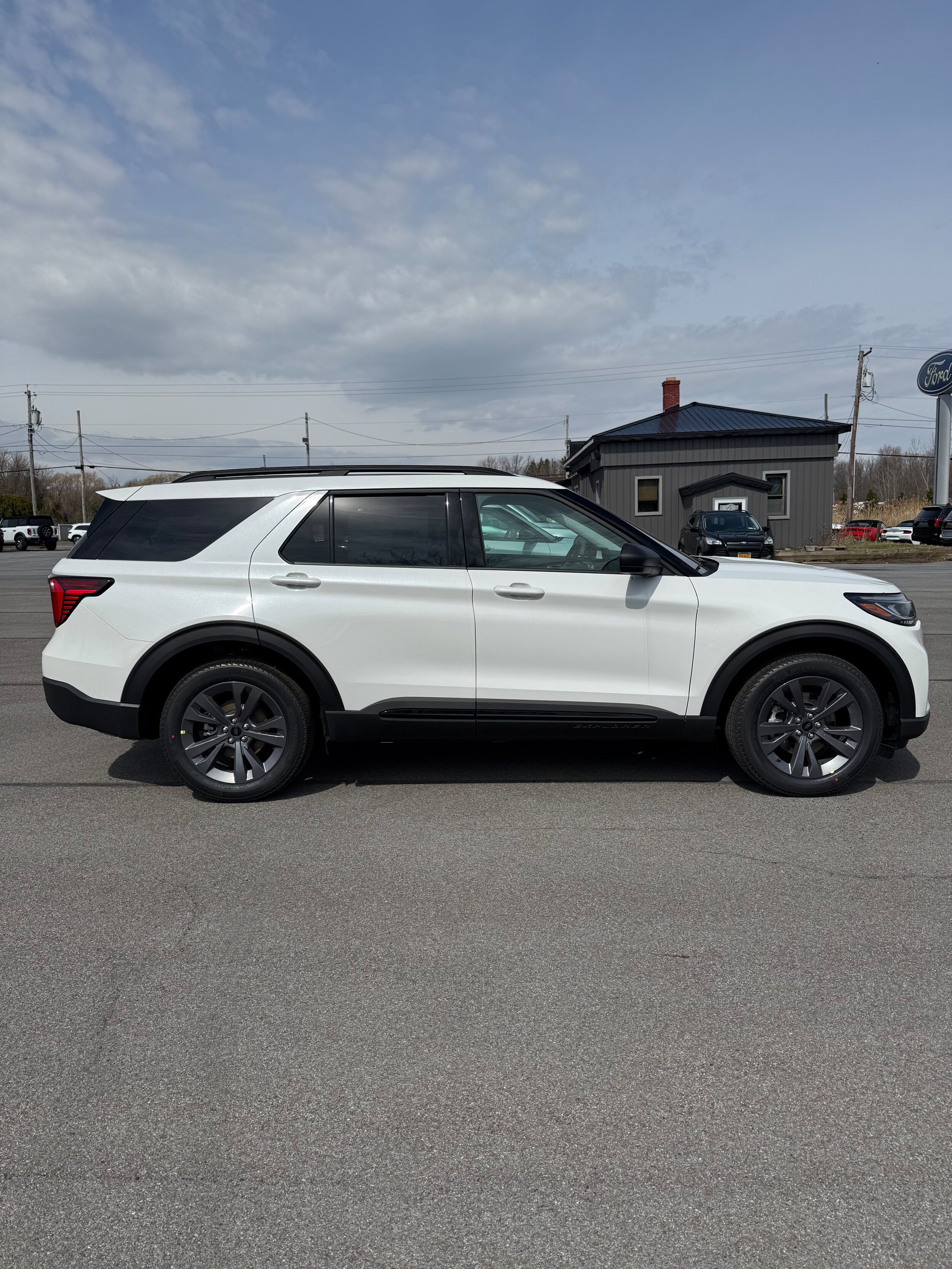 New 2026 Ford Explorer Active image 14