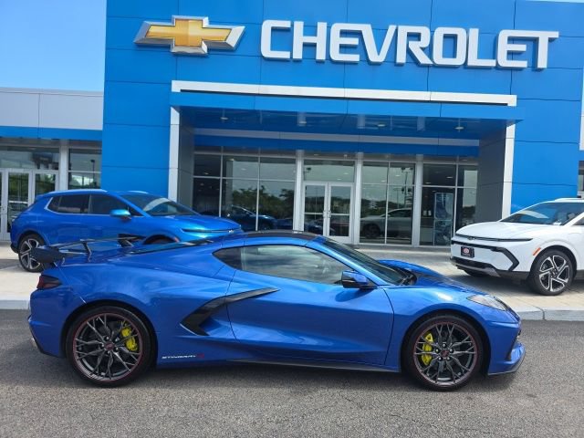 Used 2023 Chevrolet Corvette Stingray Premium Cpe RWD image 2