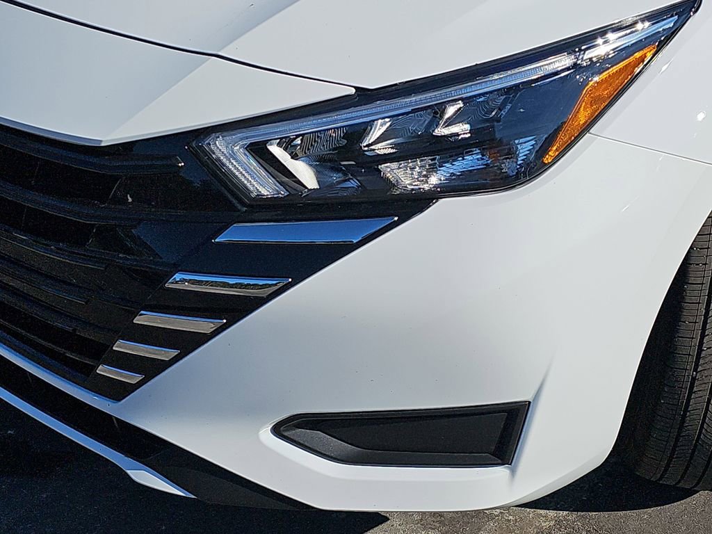 Used 2025 Nissan Versa S w/ Trunk Package image 34