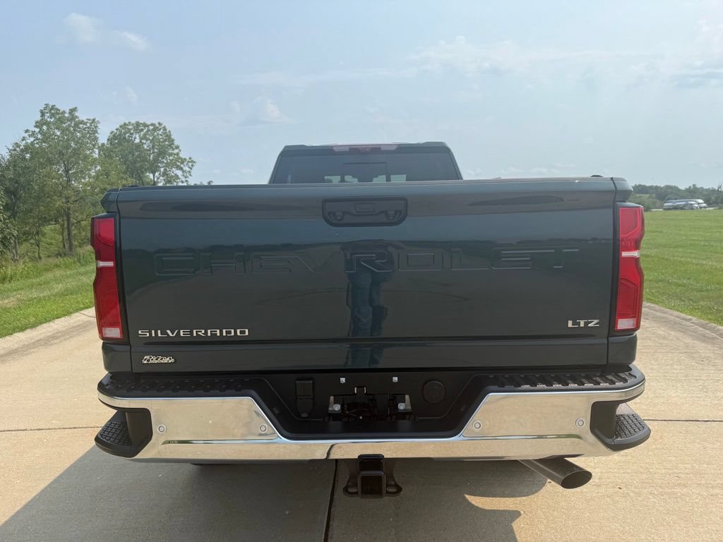 Used 2026 Chevrolet Silverado 2500 LTZ w/ LTZ Premium Package AWD/4WD image 5