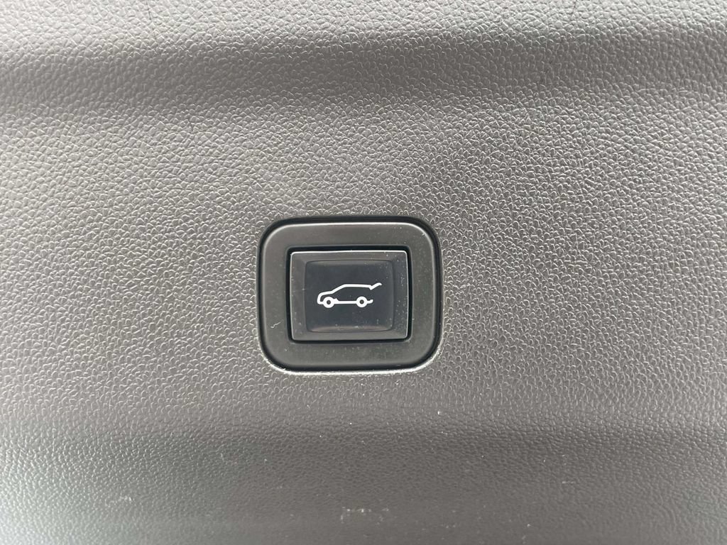 Used 2023 Chevrolet Tahoe Z71 AWD/4WD image 10