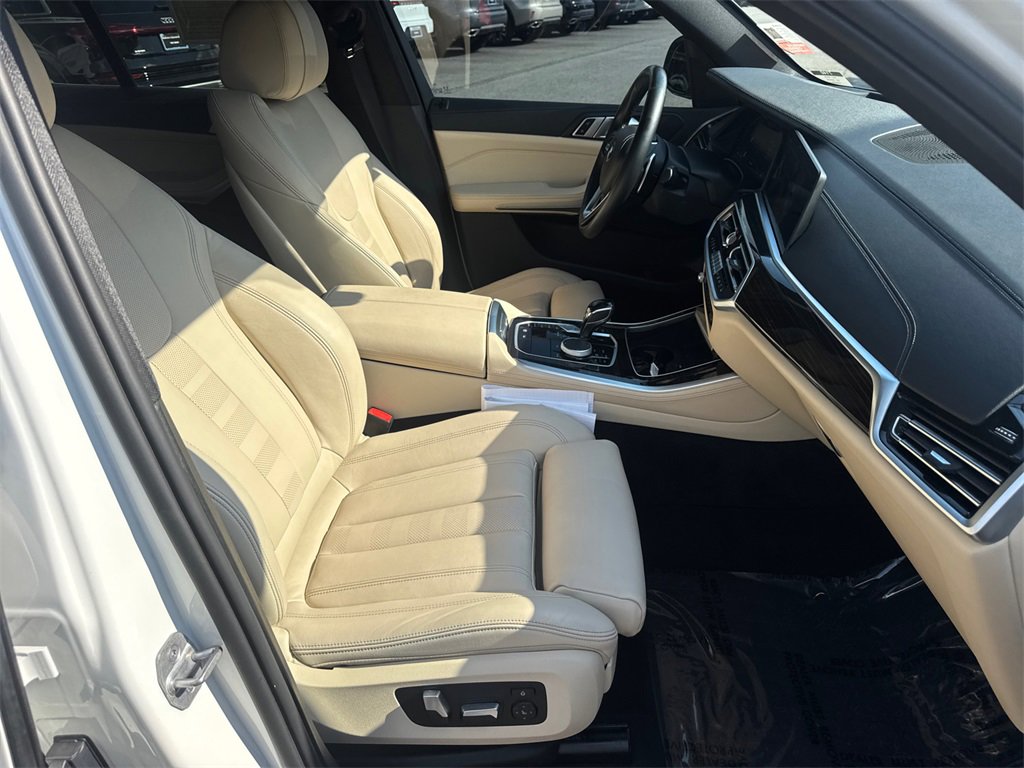 Used 2021 BMW X5 xDrive40i w/ Premium Package 2 image 13
