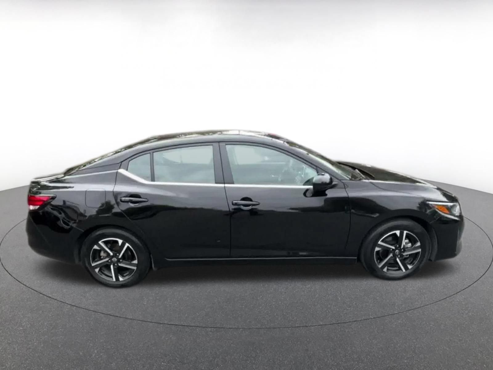 Used 2025 Nissan Sentra SV FWD image 15