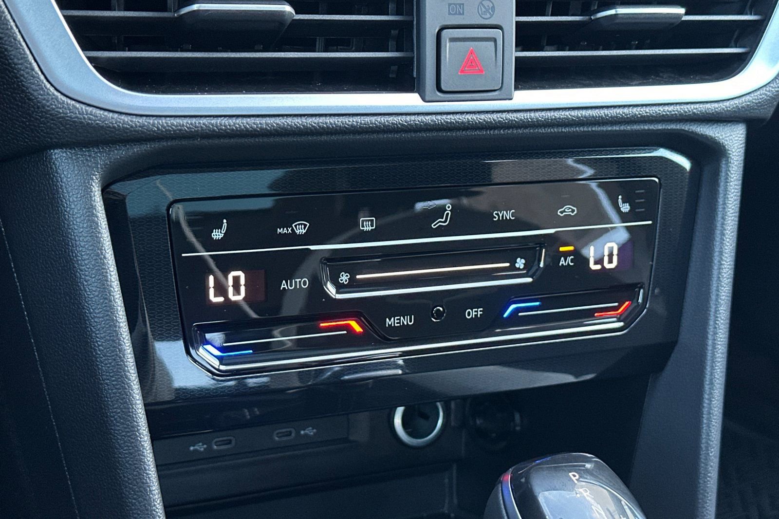 New 2026 Volkswagen Taos SE FWD image 18