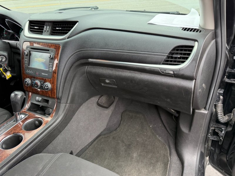 Used 2013 Chevrolet Traverse LT image 19