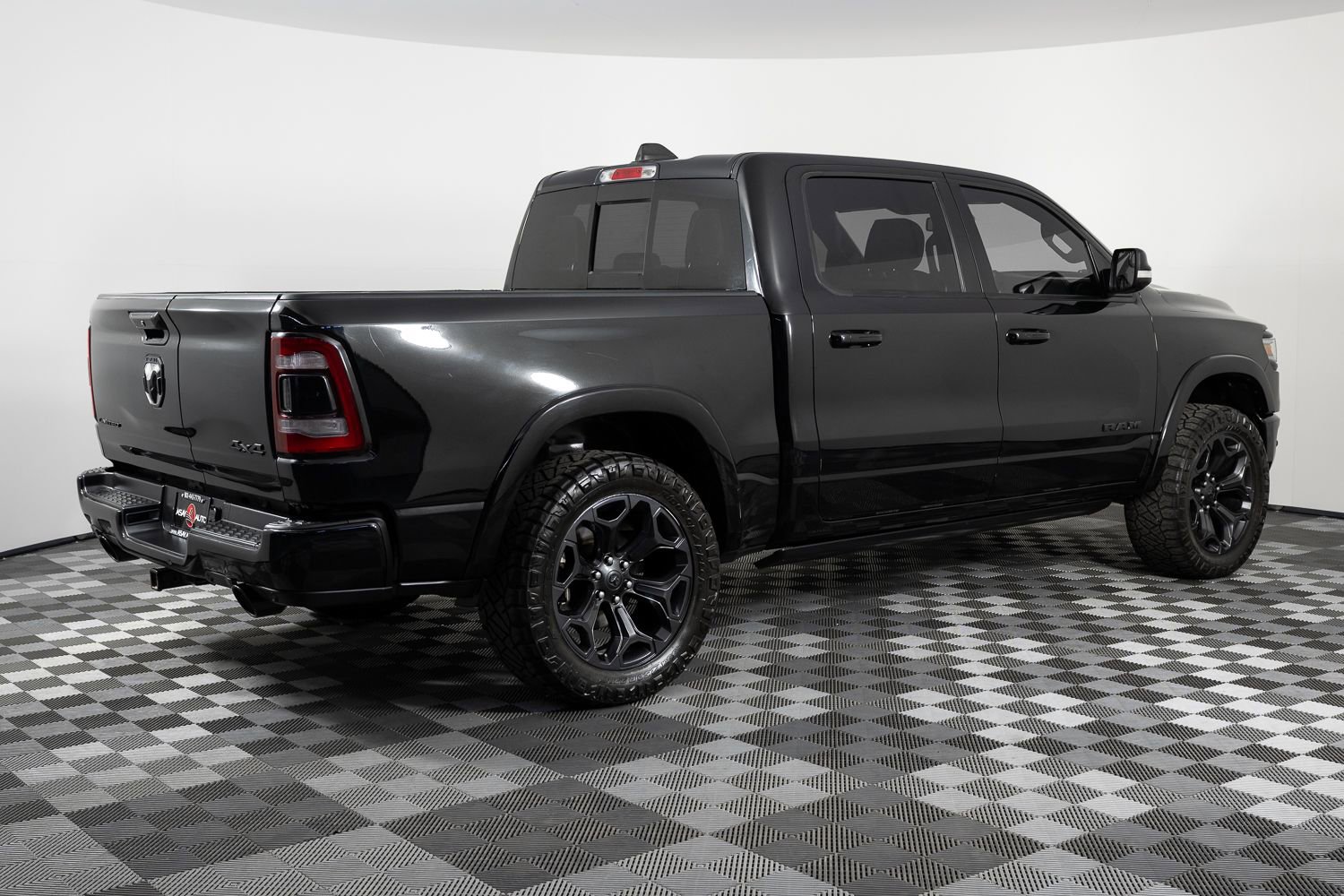 Used 2020 RAM 1500 Limited w/ Black Appearance Package image 8