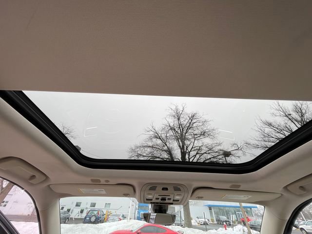 Used 2021 GMC Yukon Denali w/ Denali Premium Package image 25