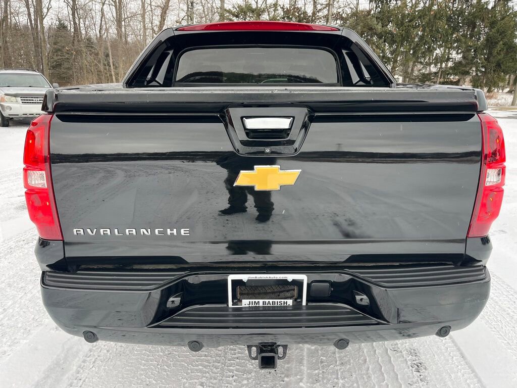Used 2013 Chevrolet Avalanche LT w/ Suspension Package, Off-Road image 4