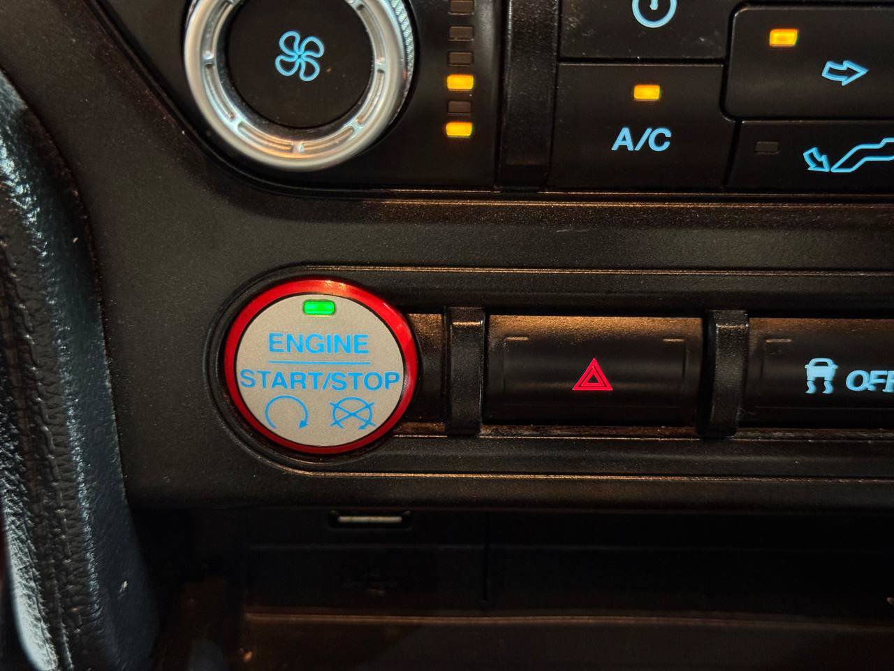Used 2015 Ford Mustang Coupe RWD image 21