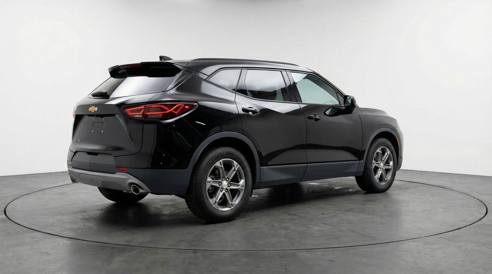 Used 2025 Chevrolet Blazer LT image 9