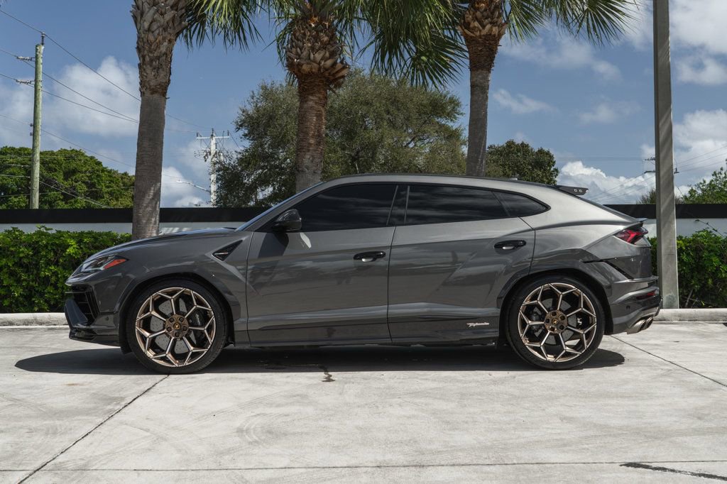 Used 2023 Lamborghini Urus Performante image 3