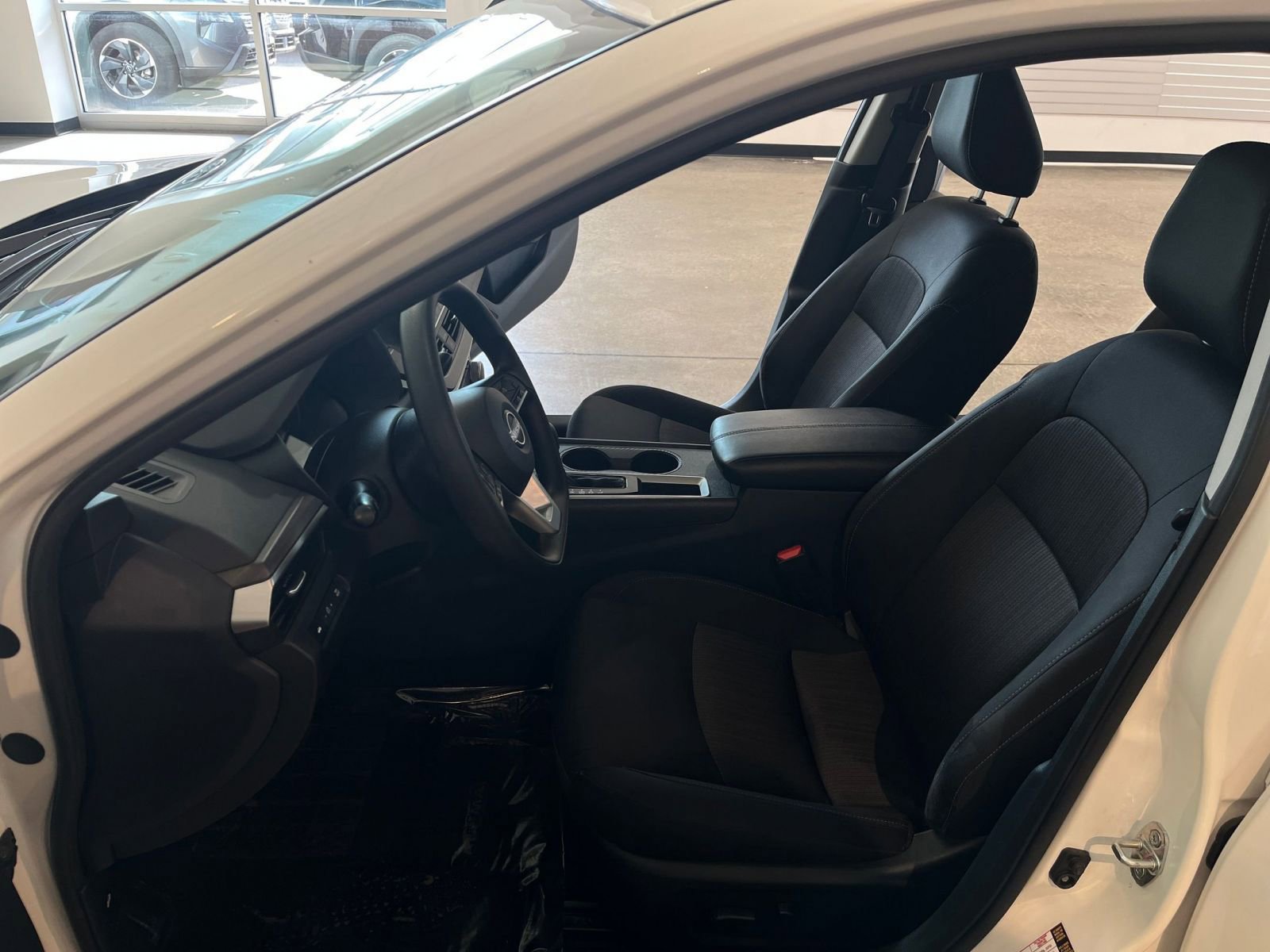 Used 2025 Nissan Altima 2.5 SV image 25